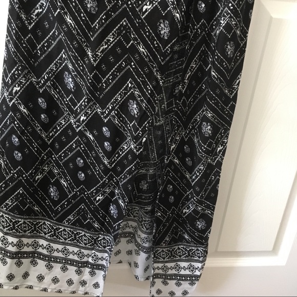 NWT Forever 21 Black/Blue/white paisley maxi dress - Picture 5 of 6